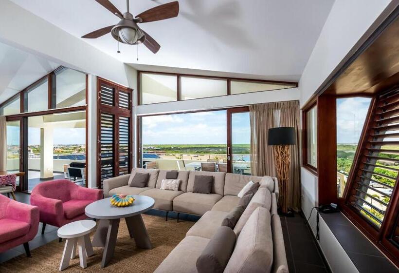 1 Bedroom Penthouse Apartment, Delfins Beach Resort