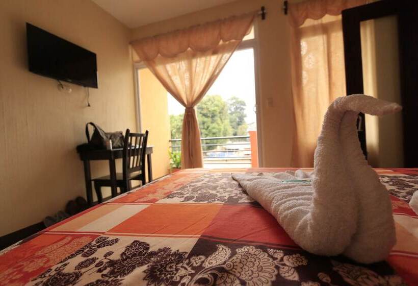 اتاق لوکس با بالکن, El Delfin Hotel Y Restaurante