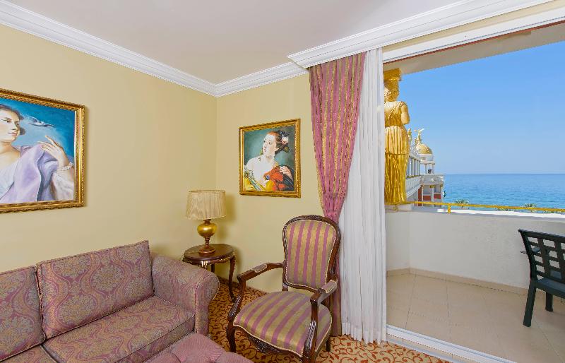 Номер Deluxe, Asri Plaza Asia Tasikmalaya