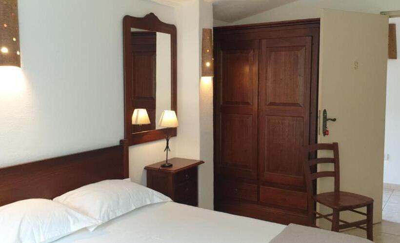 컴포트 트리플 룸, Auberge De Cannedda