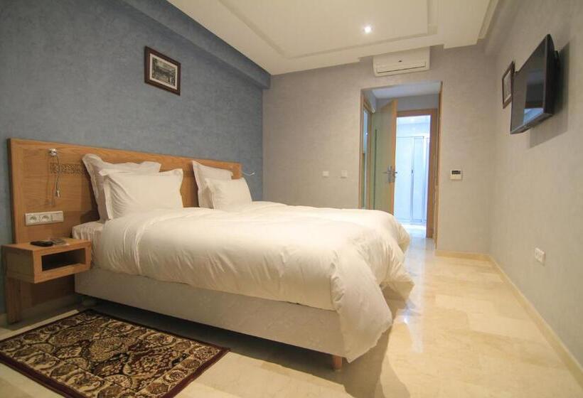 주니어 스위트 발코니, Kenzo