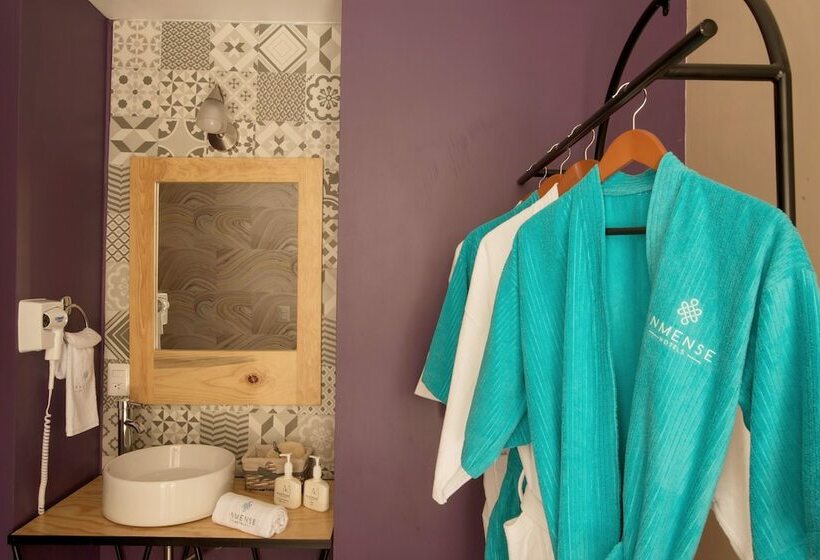 جناح جونيور, Santosi