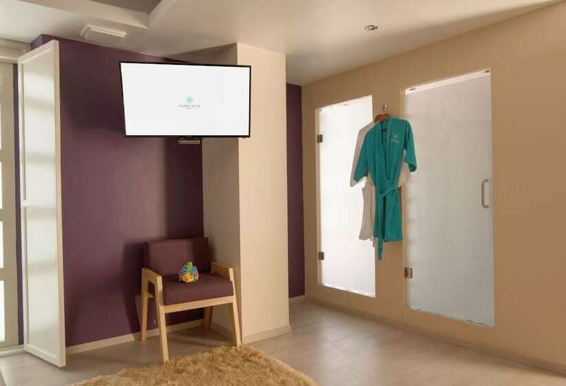 جناح جونيور, Santosi