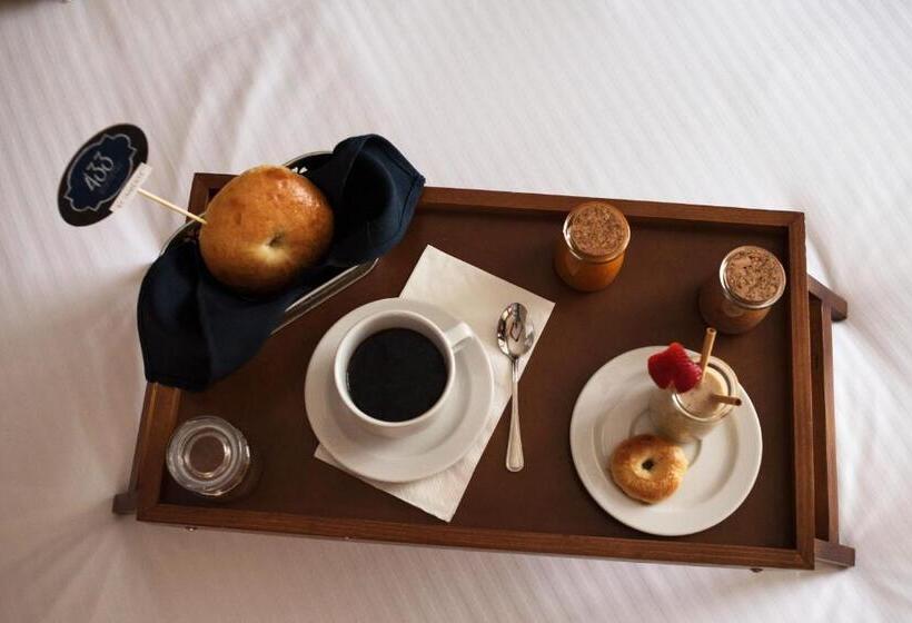 جناح جونيور, Santosi