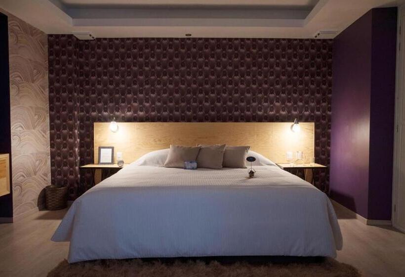 جناح جونيور, Santosi