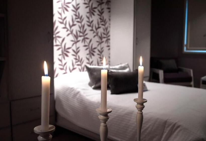 جناح عائلي, Santosi