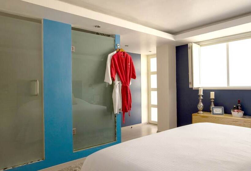 جناح جونيور, Santosi