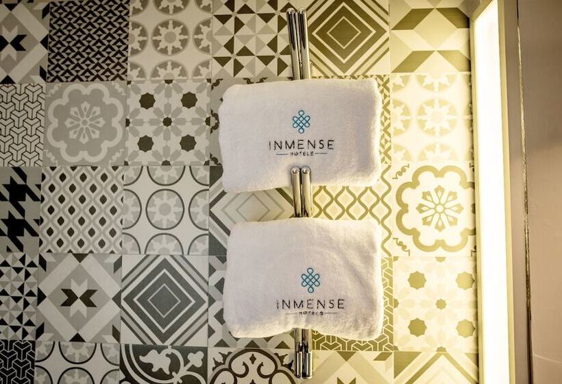 جناح جونيور, Santosi