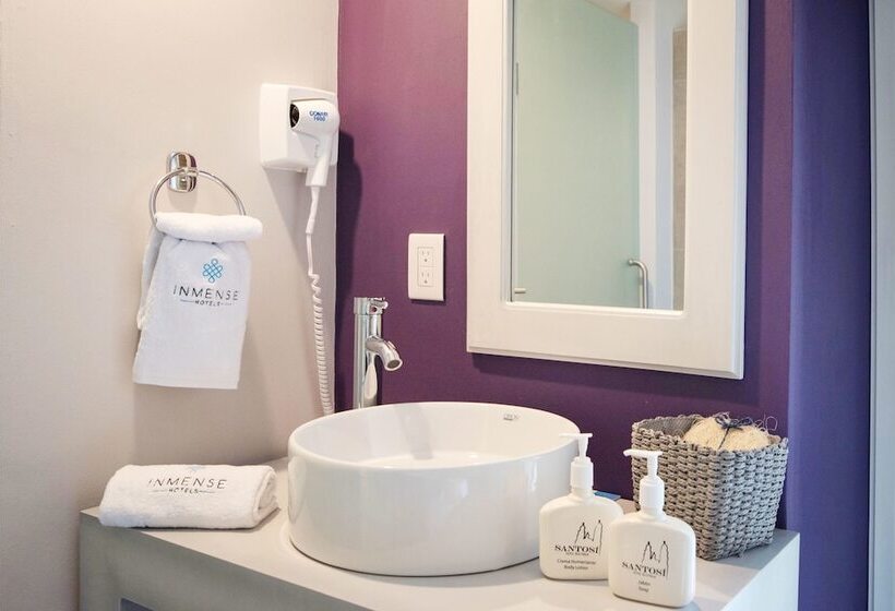 جناح جونيور, Santosi