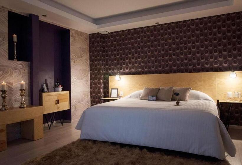 جناح جونيور, Santosi