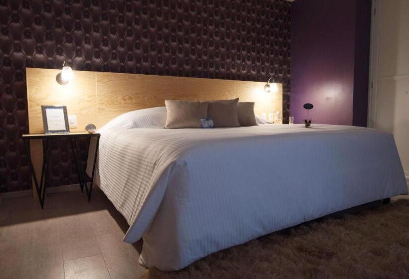 جناح جونيور, Santosi