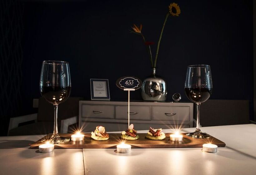 جناح عائلي, Santosi