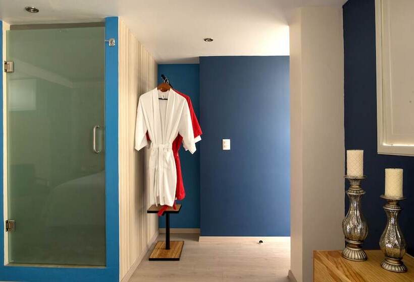 جناح جونيور, Santosi