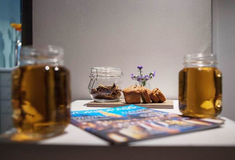 جناح عائلي, Santosi