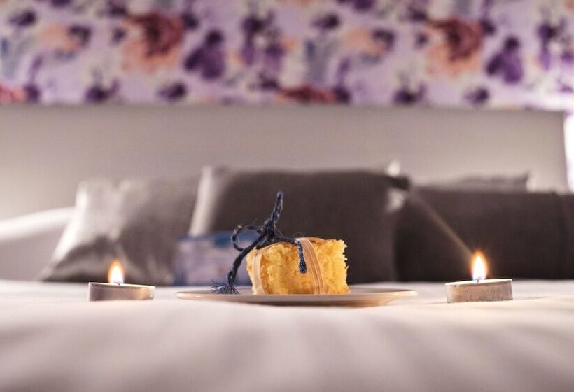 جناح جونيور, Santosi