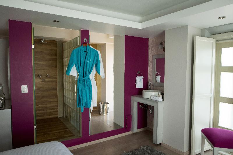 جناح جونيور, Santosi