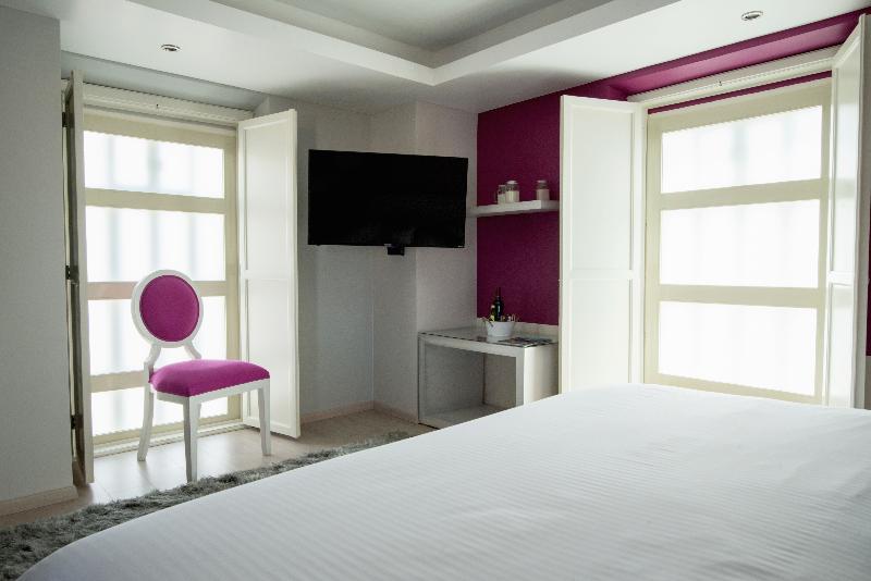 جناح جونيور, Santosi