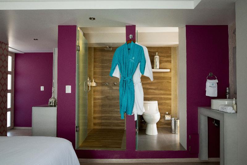 جناح جونيور, Santosi