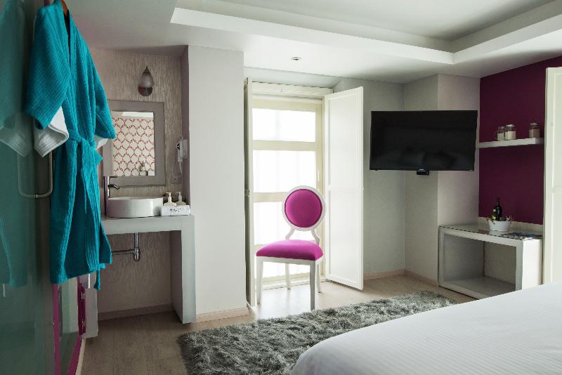 جناح جونيور, Santosi