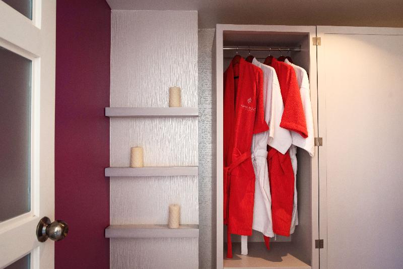 جناح جونيور, Santosi