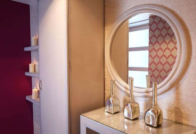 جناح جونيور, Santosi