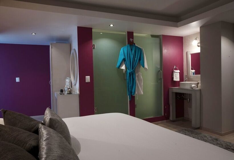 جناح جونيور, Santosi