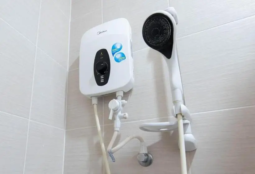 スタンダードトリプルルーム, Maleeq Hotel Meru Ipoh