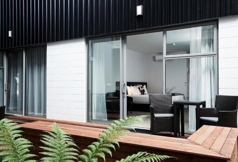 استودیوی استاندارد, The Metrotel