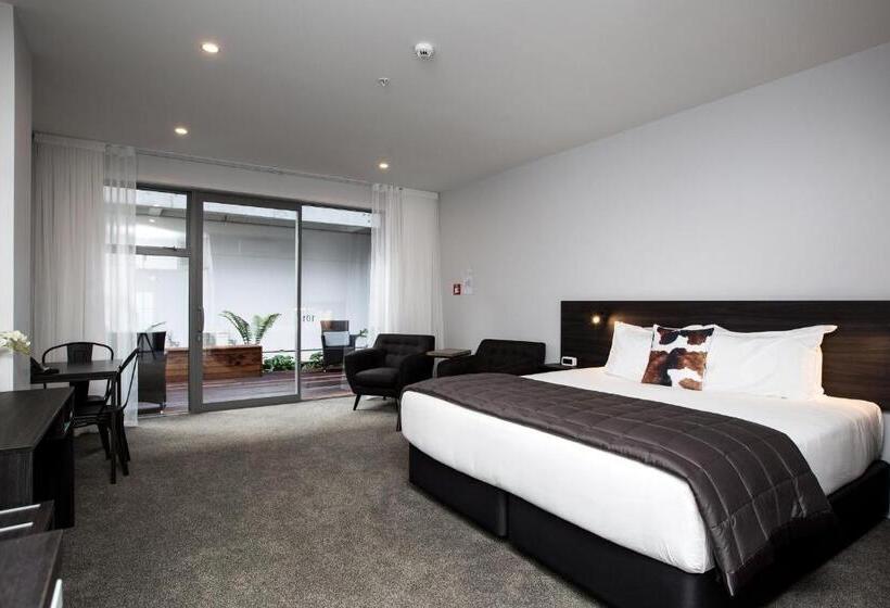 استودیوی استاندارد, The Metrotel