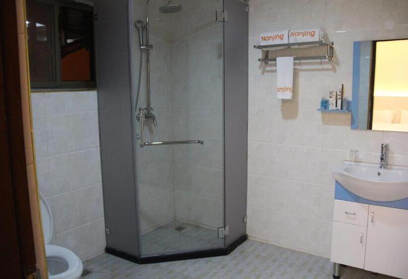 Standard Triple Room, Nanjing Restaurant & Motel