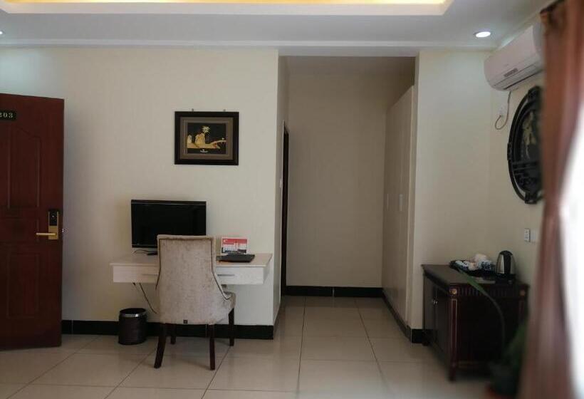 Standard Triple Room, Nanjing Restaurant & Motel