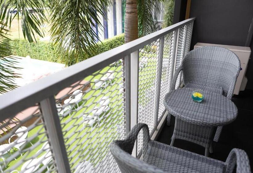 غرفة سوبيريور مطلة على حمام السباحة, Nap Krabi Hotel   Sha Extra Plus