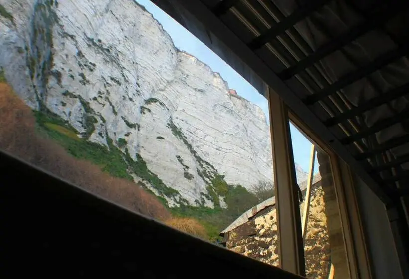 Letto in Camera Condivisa, Dover Adventure Backpackers
