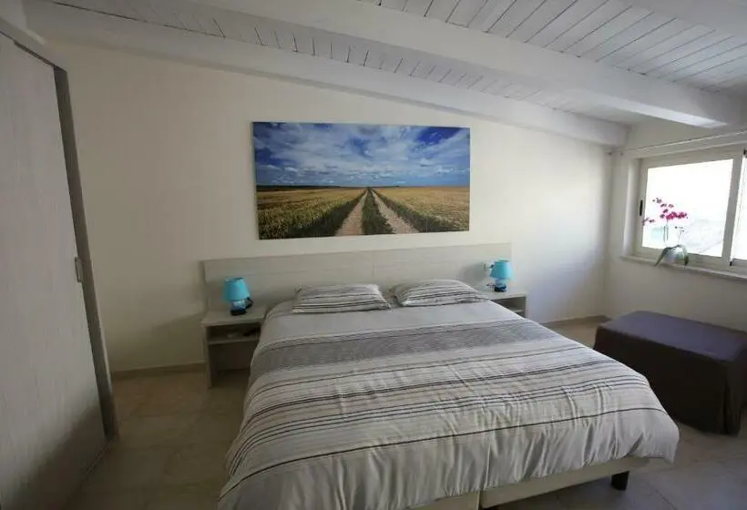 Standard Triple Room with Terrace, B&b Casa Rubis