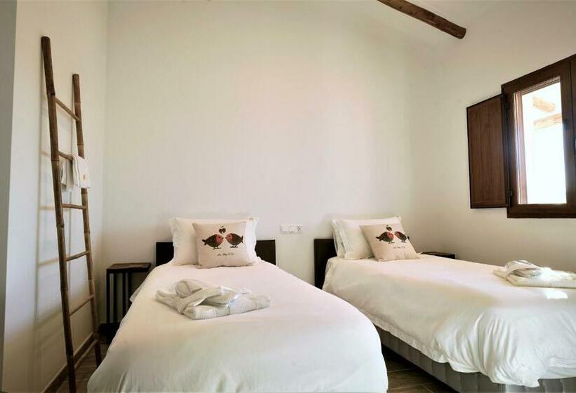 패밀리 스위트, El Amparo