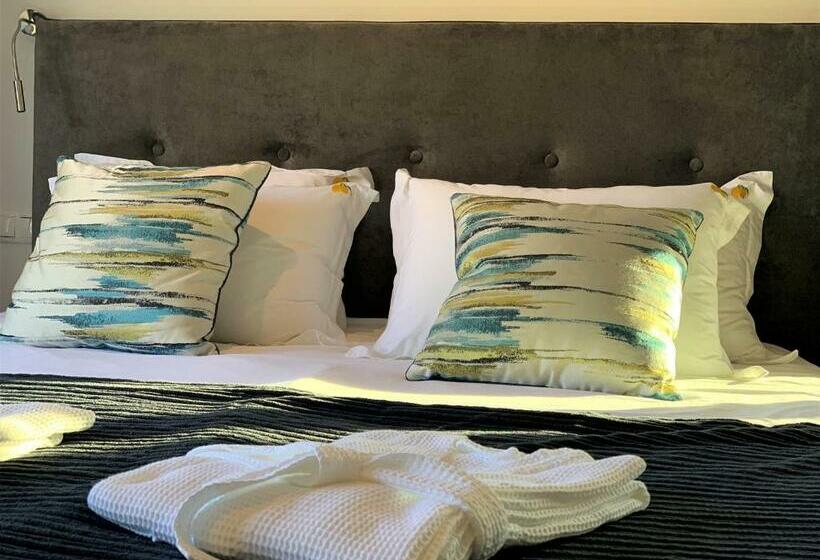 패밀리 스위트, El Amparo