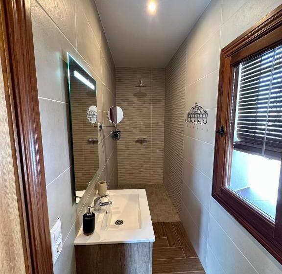 패밀리 스위트, El Amparo