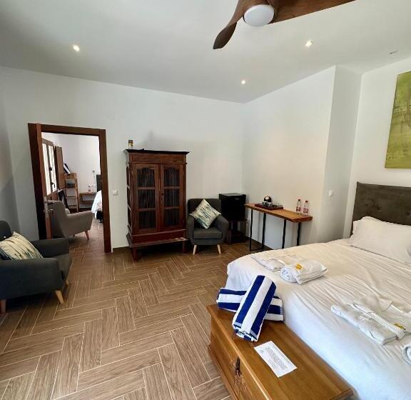 패밀리 스위트, El Amparo