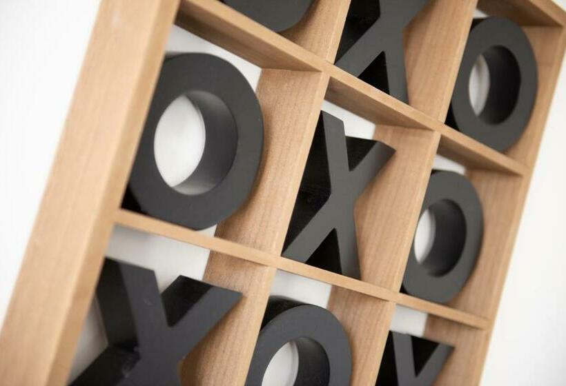 اتاق خانوادگی, Parade School Guest Rooms