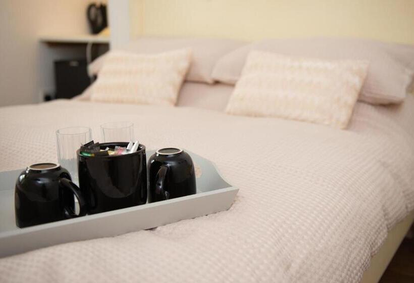 Номер Deluxe, Parade School Guest Rooms