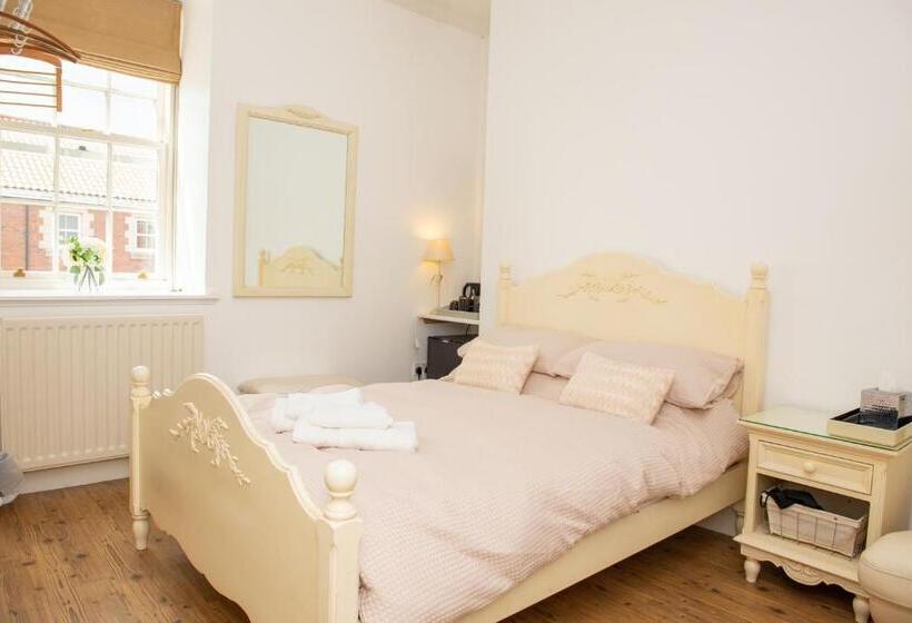 اتاق لوکس, Parade School Guest Rooms