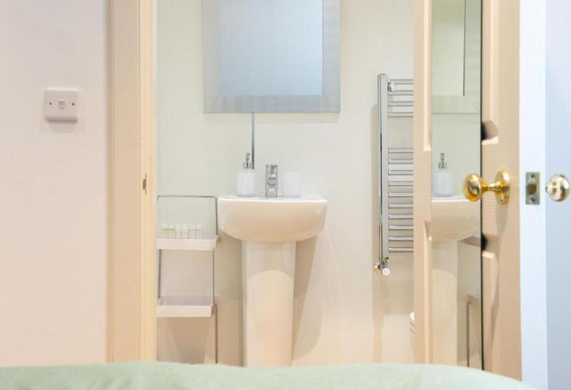Номер Стандарт, Parade School Guest Rooms