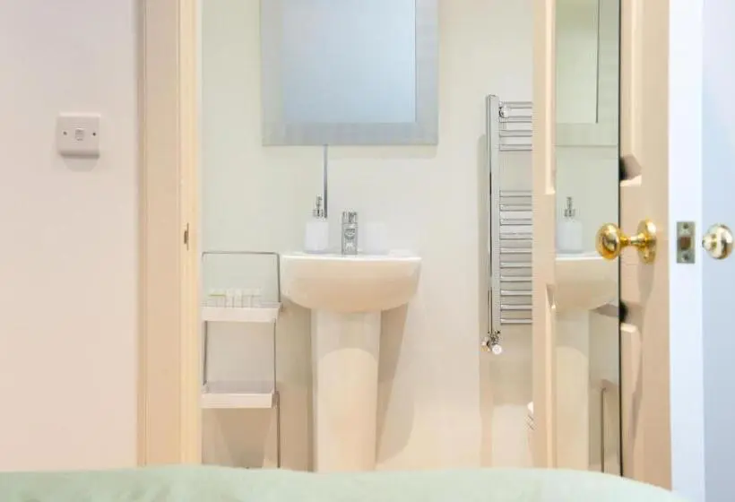 Standard-huone, Parade School Guest Rooms