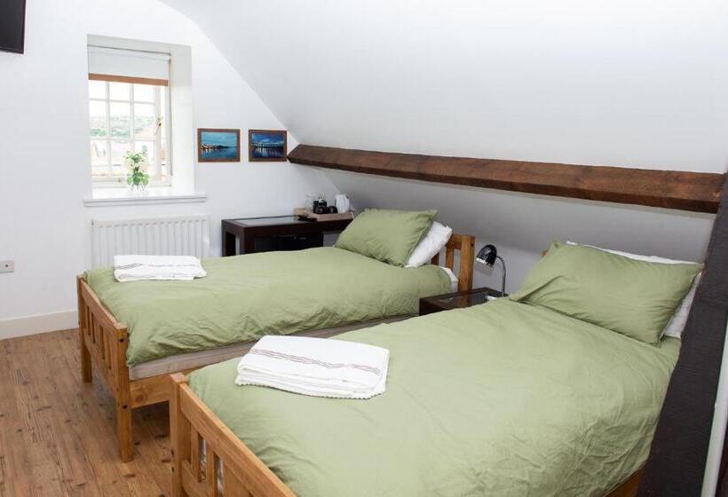 اتاق استاندارد, Parade School Guest Rooms