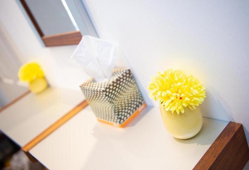 اتاق استاندارد, Parade School Guest Rooms