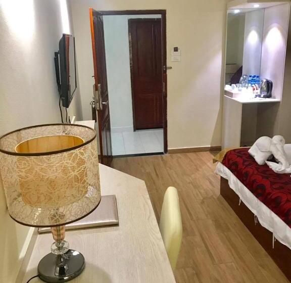 수피리어 룸, Central Boutique