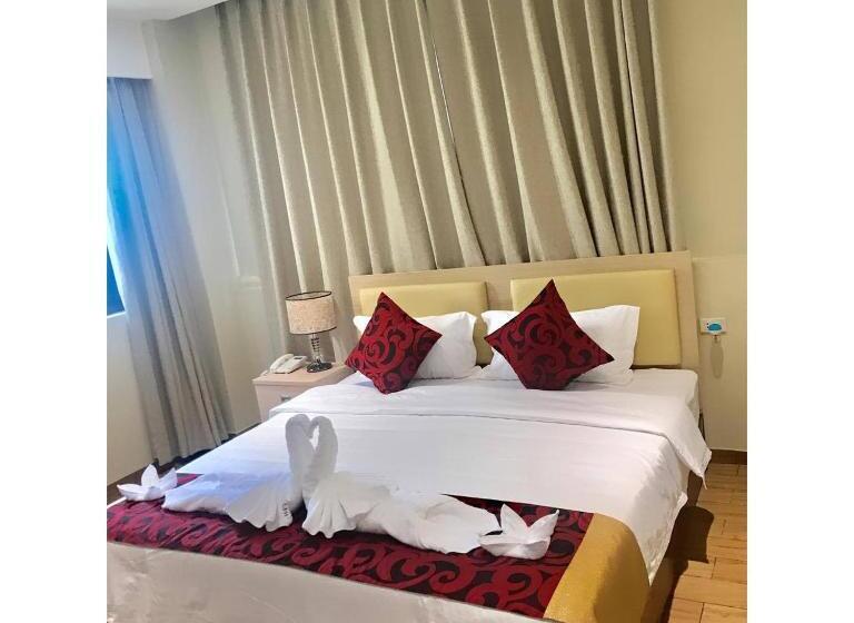 스위트 킹사이즈 침대, Central Boutique