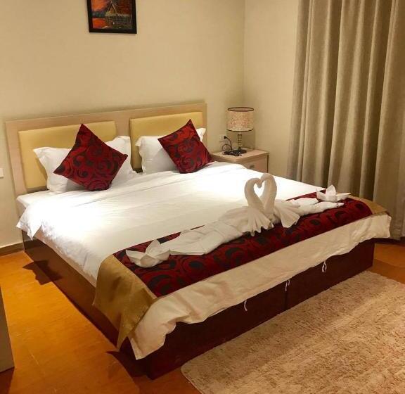 Люкс Кровать Кинг, Central Boutique