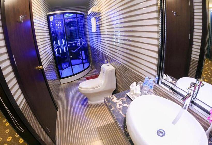 مجموعه ویستا شهر, Gallant Hotel 168