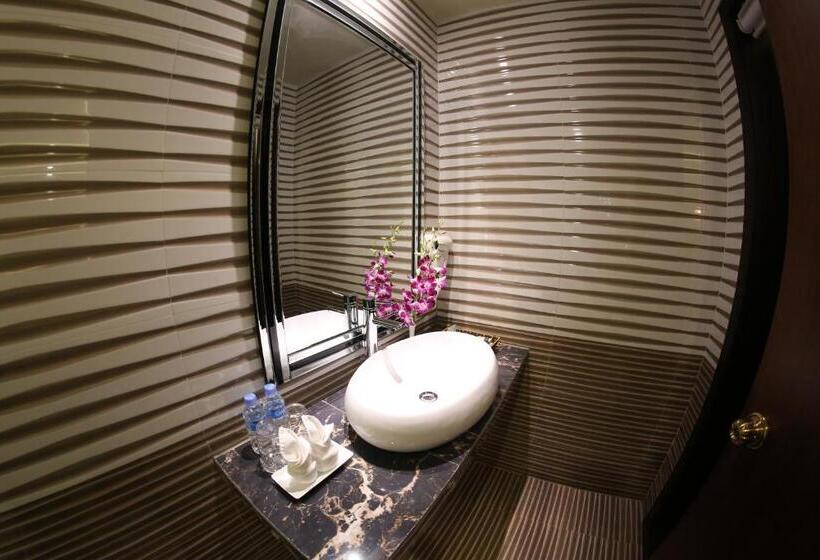 مجموعه ویستا شهر, Gallant Hotel 168